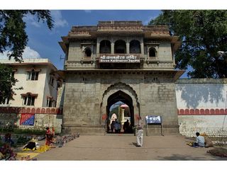 A deity who gulps gallons of liquor everyday! Travel to the unique Kal Bhairav temple in Ujjain