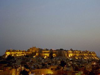 Travel to the Jaisalmer Fort in Rajasthan!