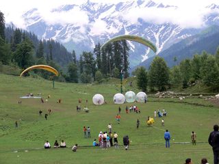 9 Best Places For Paragliding In India