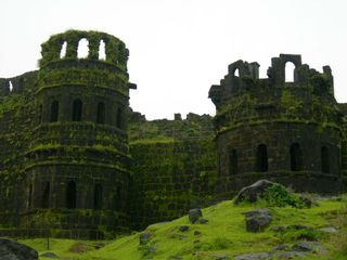 A Mesmerising Journey To Raigad Fort From Mumbai; With Trek Details