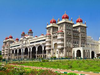 8 Magnificent Palaces Of India That You Cannot Miss!