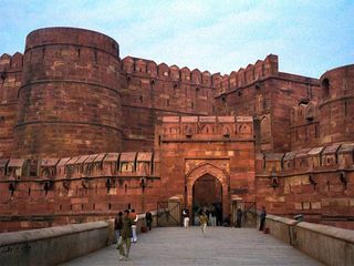Agra Fort – A Glorious Symbol Of Power, Resilience And Strength