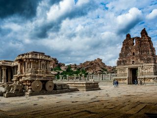 Here’s Why You Should Go For The Hampi Utsav 2017