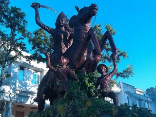 How About Visiting The Legendary City Of Jhansi This Season?