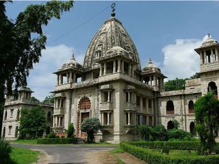 Ahmedabad To Vadodara – How About Relishing The Beauty Alongside Vishwamitri River?