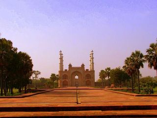 Lucknow To Agra – From The City Of Nawabs To The City Of Taj