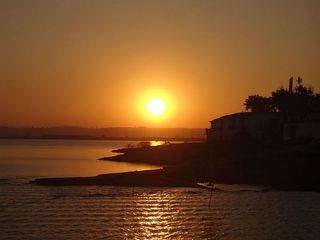 Acknowledge The Beauty Of These Places Lying On The Narmada River Bank