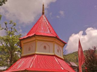Explore These Serene Spiritual Temples In Nainital This Season
