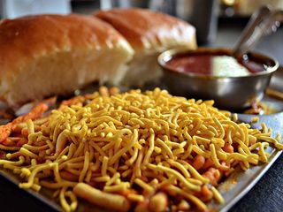 Your One Stop Guide To The Street-Eat Crawls Of Mumbai