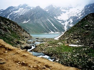 10 Best Places To Visit In Jammu and Kashmir In April 2021