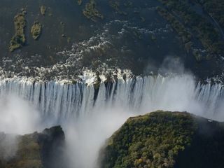 Victoria Falls: Waterfall That Roars Like Thunder 