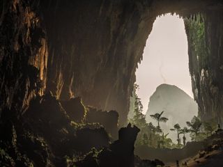 The Caves Of Mulu: World's largest Cavern