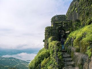 Top 5 Best Fort Trek In Maharashtra And Difficulty Levels