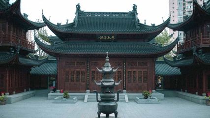 Discover 1776 Years Old magical Jing'an Temple in Shaighai China