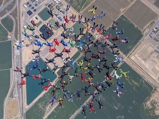 New World Records By 100+ Senior Citizens Doing Group Sky Diving In California USA