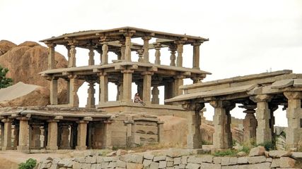 Exploring the Serene Side of Hampi – Hemakuta Hill