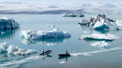 Jökulsárlón: Where Icebergs Dance and Nature's Majesty Unfolds
