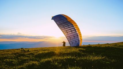 Exquisite Paragliding Destinations Across the Globe