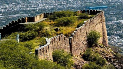 Experience Ajmers Taragarh Fort: A Timeless Window into Indias Past!