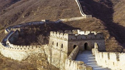 OMG What They Have Done? Two Workers Damaged The Great Wall Of China Just To Find Shortcuts