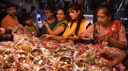 Which are the actual Shopper’s Paradise in Surat? Take a look