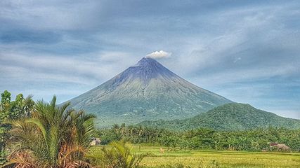 Experience the Breathtaking Beauty of Mayon Volcanoes