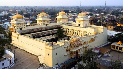 Only temple in Orchha honors Lord Ram as a king with daily police guard of honour; watch video