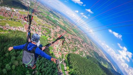 Now You Can Book Paragliding Activities in Dharamshala Online with 'Apna Kangra'