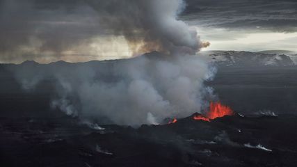 Indonesia's Ruang Volcano Eruption: Thousands Evacuated, Tsunami Warning Issued