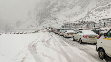 Gulmarg Blanketed in Fresh Snowfall: Top Activities to Enjoy in the Snow