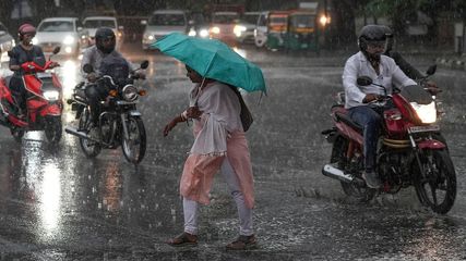 IMD Warns of Persistent Rainfall in Bengaluru and Karnataka, Extends Forecast