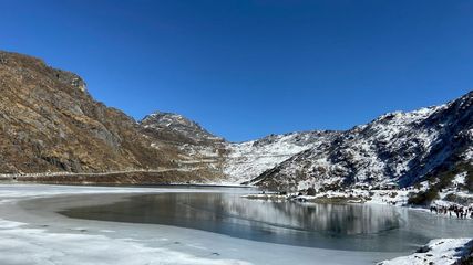 Sikkim Fixes Taxi Rates to Popular Destinations; Helpline Number Provided for Tourists if Overcharged