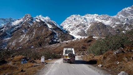 Sikkim's New Initiative: All Tourist Vehicles Must Carry Garbage Bags