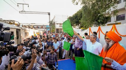 Railway Minister Launches Bharat Gaurav Train for Cultural Tour of India and Nepal