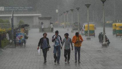 Karnataka Heavy Rainfall: Bengaluru Under Orange Alert Till October 18, Schools Closed, WFH Announced