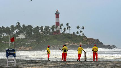 IMD Issues Yellow Alert For Heavy Rain And Thunderstorms In Kerala