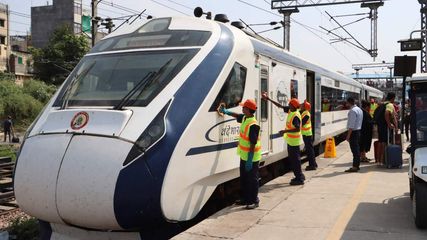 How Rail Anubhav Shaping The Future Of Vande Bharat Trains?