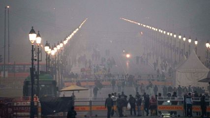 Delhi Faces Chilly Start To New Year With Dense Fog And Cold Wave