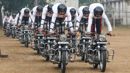 Delhi Republic Day 2025: Flight Suspended Briefly and Traffic Restrictions Announced