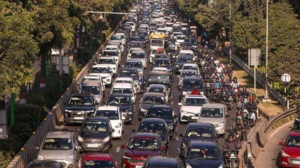 Noida Traffic Police Enforce 'No Honking' Rules in Silent Zones, Introduces Heavy Fines