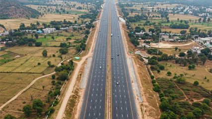 Traffic Diversions Announced for Lucknow-Kanpur Expressway Construction; Expected to Open by June