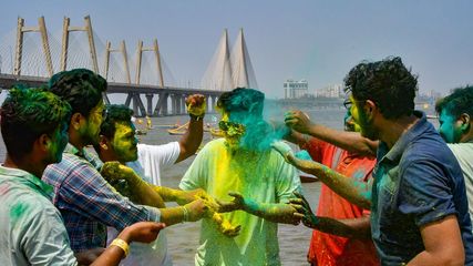  Holi 2025 Alert: Mumbai Police Announce Strict Rules for Celebrations; Check Details