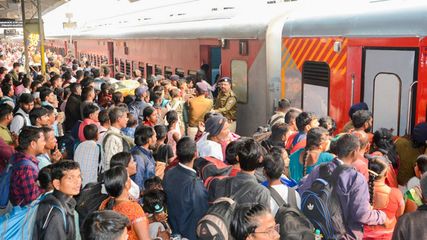 Indian Railways Restricts Entry to Confirmed Ticket Holders at 60 Major Stations