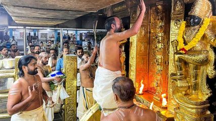 Devotees Gather as Sabarimala Temple Opens for 18 Days of Festivities