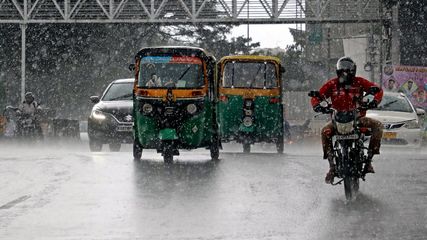 Heavy Rainfall in Bengaluru: Cyclonic Winds Bring 3 Days of Heavy Showers and Thunderstorms