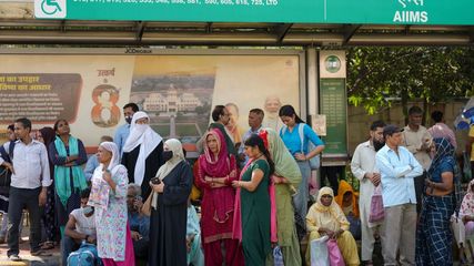 Delhi Braces for Heatwave as IMD Issues Yellow Alert: Temperatures to Touch 43°C
