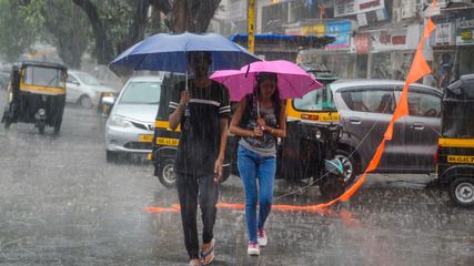Yellow Alert Issued: Thunderstorms and Rain in Mumbai, Thane, Navi Mumbai, and Palghar