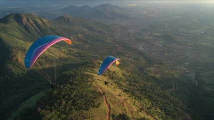 Top 5 Scenic Paragliding Spots Near Bangalore to Experience Ultimate Thrill