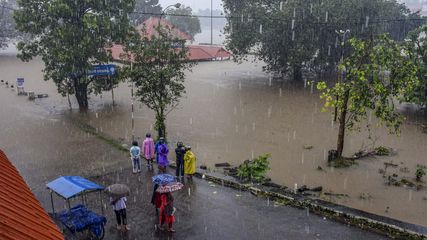 Kerala Weather Update: IMD Issues Yellow Alert in Six Districts Amid Heavy Rain Forecast
