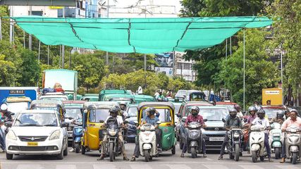 Hyderabad Weather Today: Heat Holds Strong at 37°C, Thunderstorm Chances Return by Evening